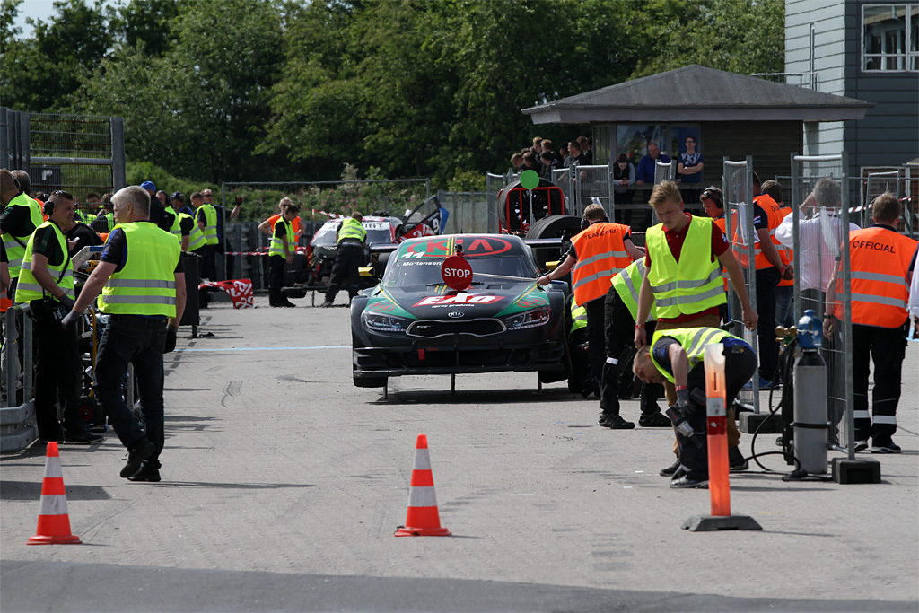 Hurtigt pitstop er altafgørende i denne klasse!
(Foto: Motorsporten.dk)
